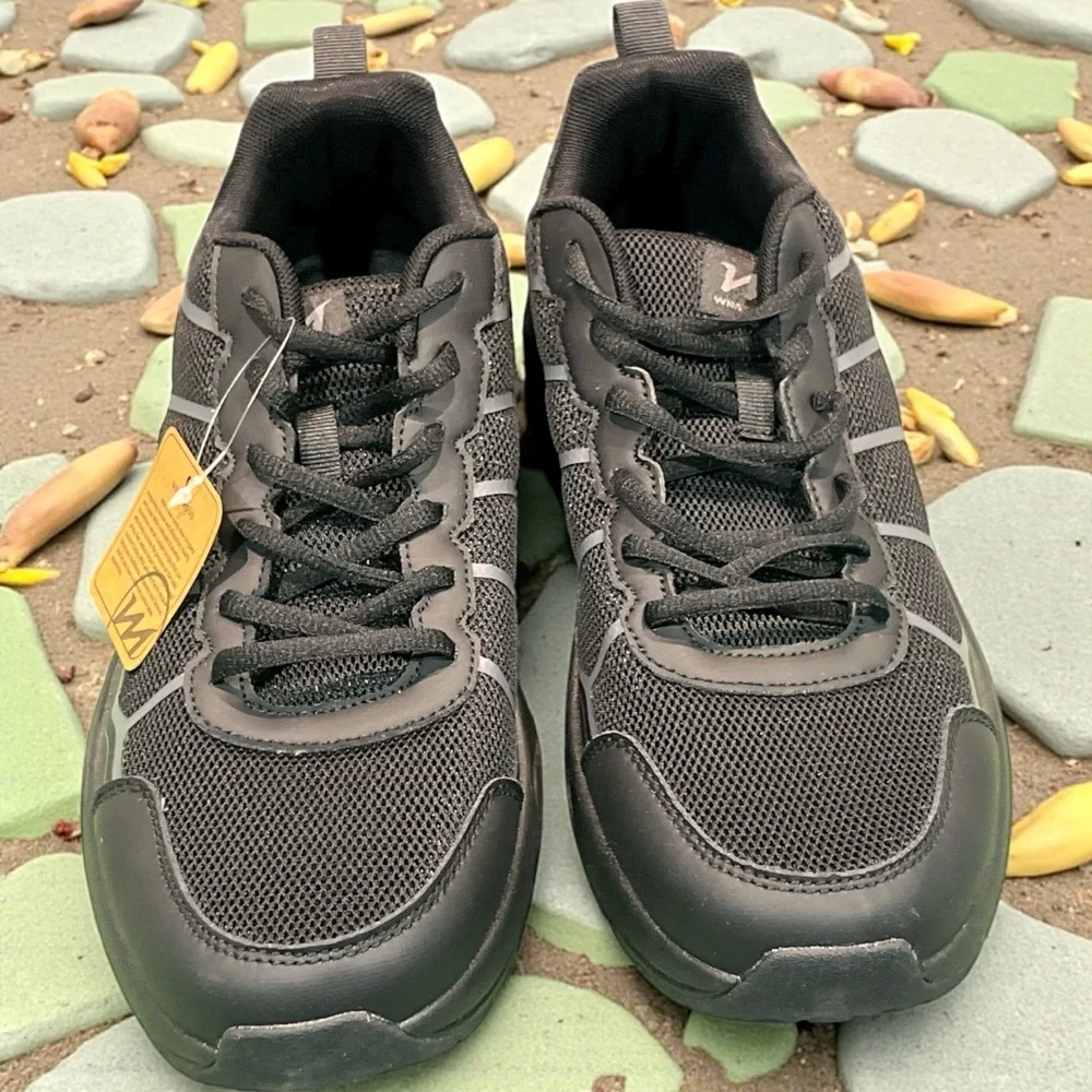 BEOAPT Men’s Black Athletic Sneakers